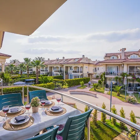 Апарт-отель Sunset Club Aqua Lettings 3*