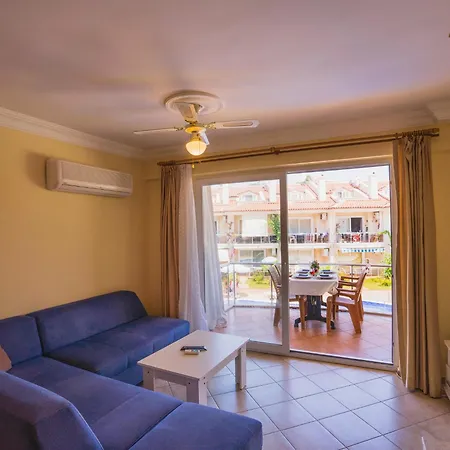 Sunset Club Aqua Lettings Апарт-отель