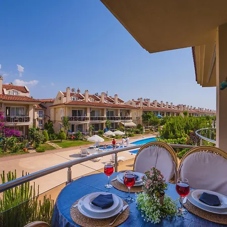 Sunset Club Aqua Lettings Апарт-отель