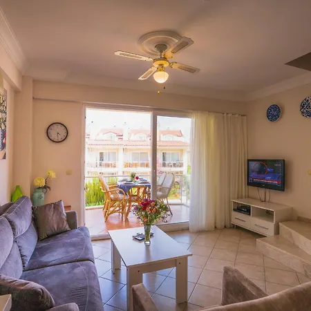 Sunset Club Aqua Lettings Апарт-отель 3*
