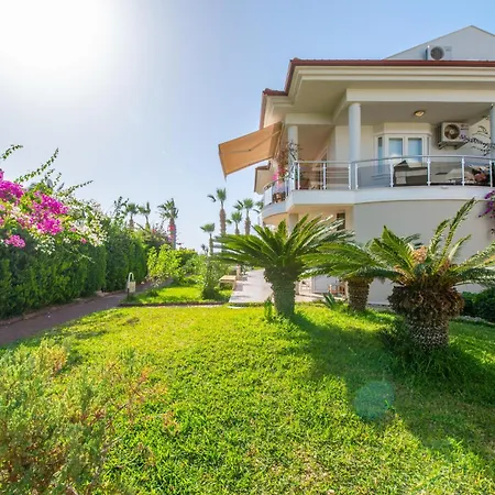 Sunset Club Aqua Lettings Апарт-отель
