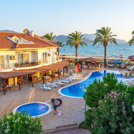 Апарт-отель Sunset Club Aqua Lettings 3*